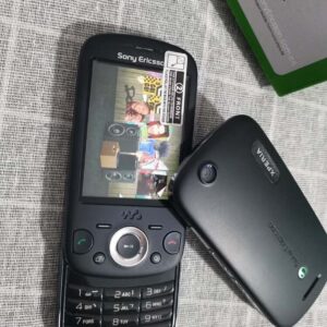Sony Ericsson W20i / W20 Black GSM Mobile Slide Phone -Unlocked Bundle Description 2*batteries