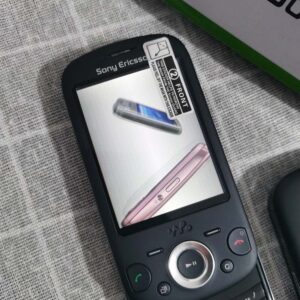 Sony Ericsson W20i / W20 Black GSM Mobile Slide Phone -Unlocked Bundle Description 2*batteries - Image 3