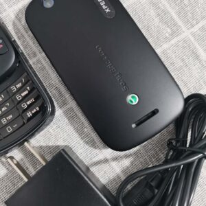 Sony Ericsson W20i / W20 Black GSM Mobile Slide Phone -Unlocked Bundle Description 2*batteries - Image 5