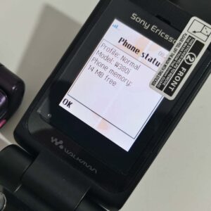 Unlocked Sony Ericsson W380i 14MB Memory Stick GSM Clamshell Walkman Phone Bundle Description 1 * battery Color Black