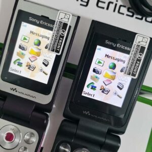 Unlocked Sony Ericsson W380i 14MB Memory Stick GSM Clamshell Walkman Phone Bundle Description 1 * battery Color Black - Image 6