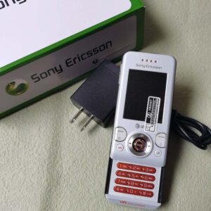 White Sony Ericsson W580i - unlocked 2G netwroks keyboard slide mobile phone
