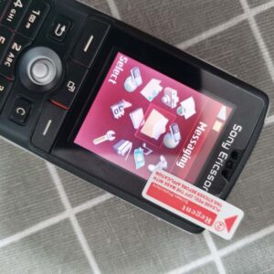 Sony Ericsson K750i K750  - Black (Unlocked) Mobile Phone Good Condition Bundle Description 1 battery