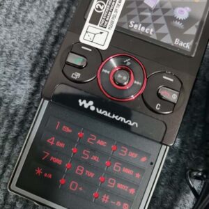 Sony Ericsson W715 - Very Rare - For Collectors - Unlocked Walkmans Slide phone Bundle Description 1*battery Color Black - Image 5