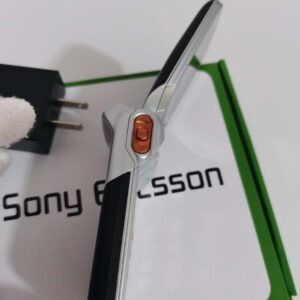 Unlocked Sony Ericsson W300 W300i Radio GSM 2G Bluetooth Keyboard Cellphone Bundle Description 1 battery - Image 7