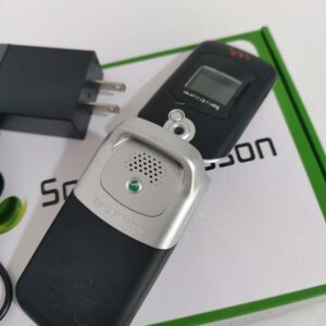 Unlocked Sony Ericsson W300 W300i Radio GSM 2G Bluetooth Keyboard Cellphone Bundle Description 1 battery - Image 8