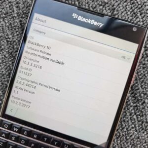 BlackBerry Passport Q30 32GB 13MP QWERTY Keyboard Cellphone SQW100-1 (Sealed) Color White - Image 9