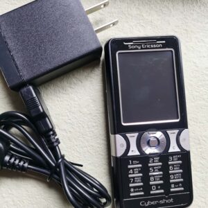 Unlocked Sony Ericsson Walkman K550i 2G networks Black&Purple Cellular Phone Bundle Description 1 battery Color Black - Image 7
