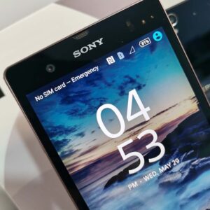 Sony Xperia Z Android 4G 16GB storage, microSDXC Unlocked Smartphone C6603 Color Silver - Image 5