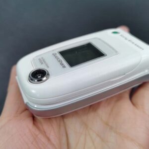 Sony Ericsson Z520 Z520i Unlocked GSM 2G 1.8" Clamshell phone Fully Working battery 1 * battery - Image 9