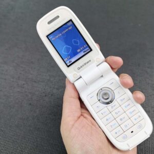 Sony Ericsson Z520 Z520i Unlocked GSM 2G 1.8" Clamshell phone Fully Working battery 1 * battery - Image 11