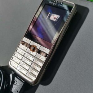 Classic Sony Ericsson G502 Unlocked 3G Bluetooth 2.0" GSM phone Good Condition battery 2*batteries - Image 6