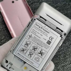 Sony Ericsson T715 - Unlocked - 3MP - 2G 3G Keyboard Slider phone Very Rare battery 2*batteries - Image 6