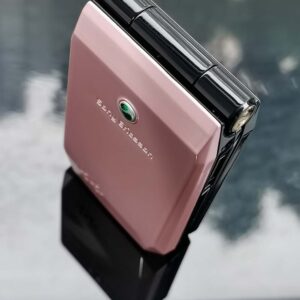 Sony Ericsson F100i - Unlocked GSM 2G 3G 100MB 3.1MP 2.0" Clamshell Mobilephone battery 2*batteries - Image 4