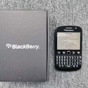 BlackBerry 9720 (Unlocked) 3G WIFI 5MP Camera FM Radio GPS Black/White Cellphone Color White