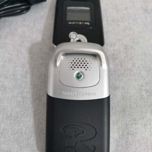 Sony Ericsson W300 W300i Radio GSM Unlocked 2G Bluetooth Cellphone Bundle Description 2 batteries - Image 6