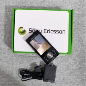 Sony Ericsson G705 Bluetooth GPS Unlocked 3G Slider Cellular Phone tested Color Black Battery 2*Battery