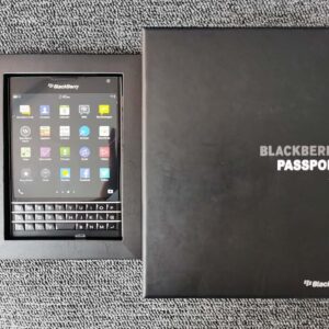 BlackBerry Passport Q30 (SQW100-1) 32GB storage 13MP 3450mAh Keyboard Cellphone Colore Nero