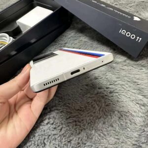 New vivo iQOO 11 Track /Legend Edition 5G 6.78" 256GB Snapdragon 8 Gen 2 Android storage 256GB 12GB RAM Colour Black - Image 13