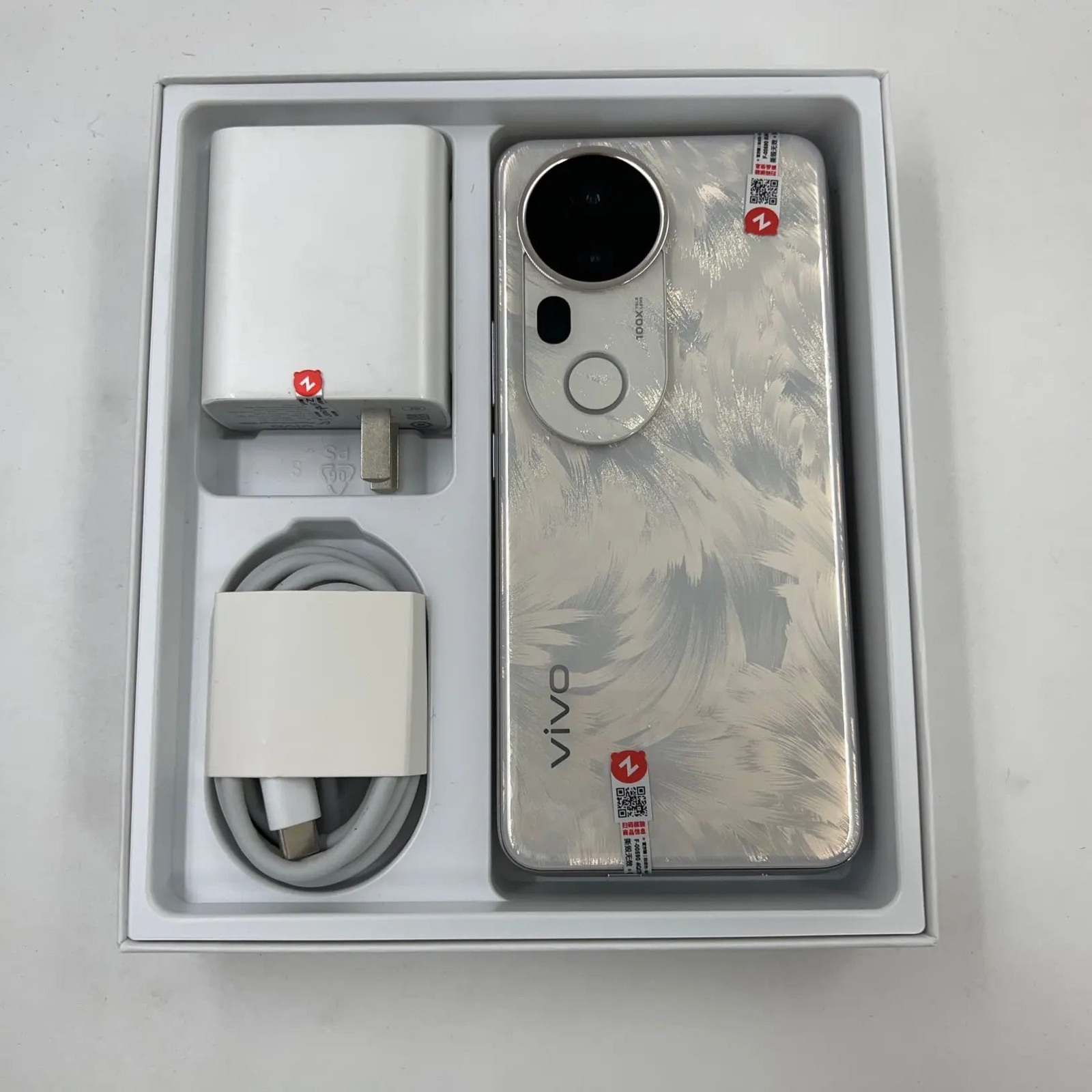 vivo S20 pro 6.67" 50MP 256GB 512GB Dimensity 9300+ Android 15 CN version   in order Charger Included Yes storage 12GB+256GB