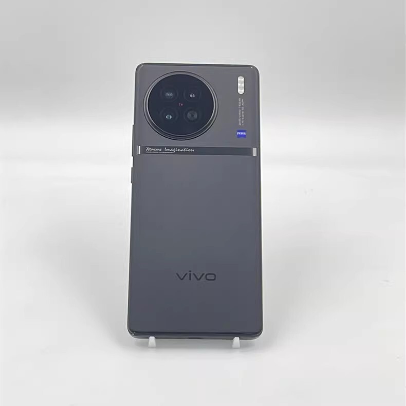 vivo X90s 6.78" 50MP 12GB+512GB Dimensity 9200+ Android 13 CN version Color please note the color you need Charger Included Yes storage 12GB+512GB