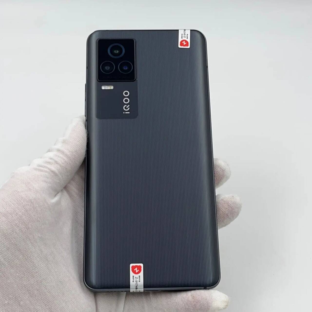 vivo iQOO 7 6.62" 48MP 128GB 256GB Snapdragon 888 5G Android 11 Google unlocked Color please note color in order Charger Included Yes storage 12GB+256GB