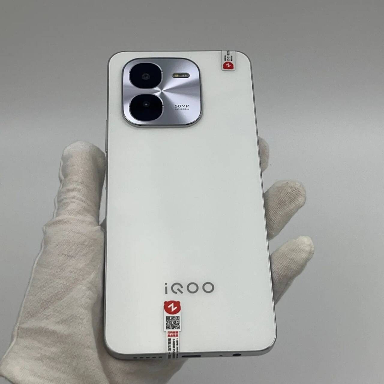 vivo iQOO Z9x 6.72" 50MP 128GB 256GB Snapdragon 6 Gen1 Android 14 CN version Color Random Color Charger Included Yes storage 8GB+128GB