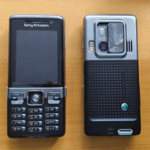 Sony Ericsson C702 Very Rare - For Collectors - Unlocked 150 MB  Color Black