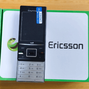 Sony Ericsson Walkman J20i - (Unlocked) 3G Cellular Phone Good for collector Color Black - Image 2