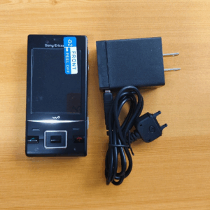 Sony Ericsson Walkman J20i - (Unlocked) 3G Cellular Phone Good for collector Color Black - Image 4