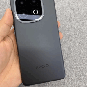 vivo iQOO 13 Android 15  Snapdragon 8 Elite 16+1TB Google unlocked Storage 12+256GB Color Green