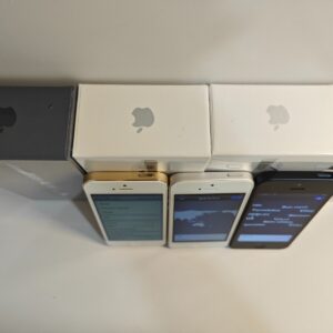 99%new Apple iPhone 5 16GB - Unlocked white black gold IOS 6 sealed storage 16GB colors black - Image 7