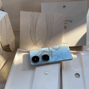 Huawei Pocket 2 Blue Art Limited 16+1TB HarmonyOS 4.0 Google unlocked Package Mobile phone and charger - Image 2