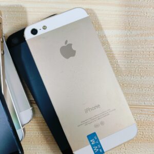 Very Good condition Apple iPhone 5 16/32GB unlocked 4G networks smartphone Color Black Storage Capacity 16 GB - Image 2