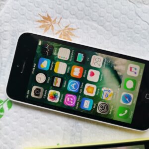 90% new Fully Working , Apple iPhone 5C 8GB/ 16GB /32GB  Unlocked AT&T phone Color Yellow Storage Capacity 16 GB