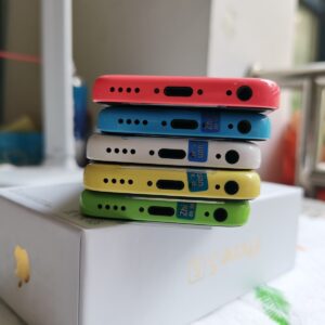 90% new Fully Working , Apple iPhone 5C 8GB/ 16GB /32GB  Unlocked AT&T phone Color Yellow Storage Capacity 16 GB - Image 5