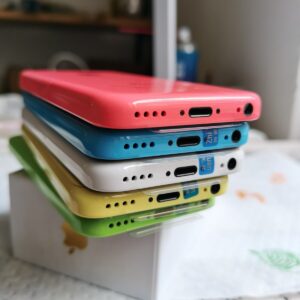 90% new Fully Working , Apple iPhone 5C 8GB/ 16GB /32GB  Unlocked AT&T phone Color Yellow Storage Capacity 16 GB - Image 11