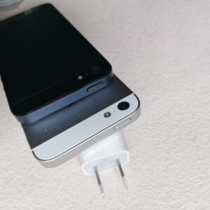 iOS 6 / iOS 7 Apple  iPhone 5 Unlocked 16GB Black Silver Tested 100% Working Color White Internal 16GB 1GB RAM iOS iOS 6 - Image 6