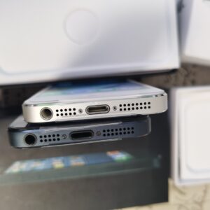 97% New Original iPhone 5 Sealed box Unlocked Apple Cell phone 16 32 64 gb Color White Internal 16GB 1GB RAM - Image 8