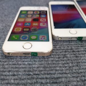 90% N ew tested 100% working Apple iphone 5S 16GB Unlocked without Box Color Silver Storage Capacity 16 GB - Image 2
