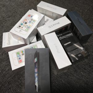 📱 Apple iPhone 5 5S 16/32/64GB Unlocked Black silver gold sealed Smartphone 📱 colour black Storage 16GB Model Number 5G - Image 4