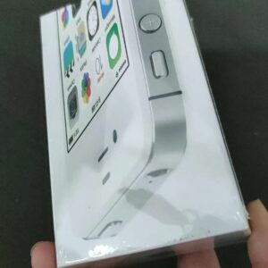 Unlocked Apple iPhone 4s -8/16/32/64GB White iOS6 3G WIFI Smartphone sealed Storage Capacity 8 GB