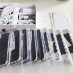Original Apple iPhone 4S 8/16/32GB - Unlocked Black white Grade A Condition IOS6 Storage Capacity  8GB colors black - Image 2