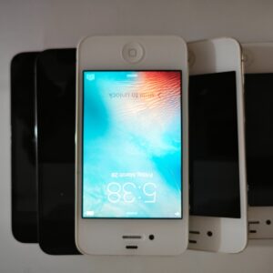 Original Apple iPhone 4 8GB - Unlocked Black white Grade A IOS7 usedphone
