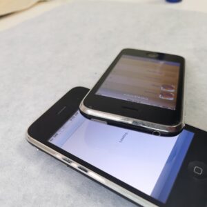full working Unlocked Original Apple iPhone 3G - 8GB - Black A1241 (GSM) IOS3 - Image 4