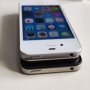 Apple iPhone 4S 8/16/32GB - Unlocked Black white Grade A Condition IOS 9 Storage Capacity  16GB Colors black