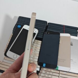 📱 Apple iPhone 5S - 16/32/64GB - (Unlocked) IOS12 usedphone black white gold 📱 Storage 16GB ColorS white Features no fingerprint - Image 14