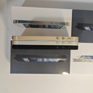 📱 Apple iPhone 5 16GB - Unlocked white black gold Grade A+ Condition IOS 6📱 colors white - Image 11