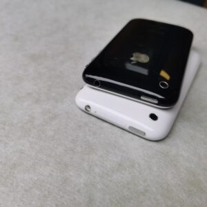 Original Apple iPhone 3nd 3GS - 8/16/32GB - Black /white (Unlocked) ( GSM) IOS3 IOS Version IOS6 Storage Capacity 16 GB colors black - Image 8