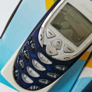 Nokia 8310 White - Image 2